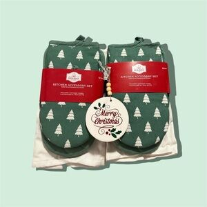 Holiday Time 4 Piece Kitchen Accessory Sets with Ornament